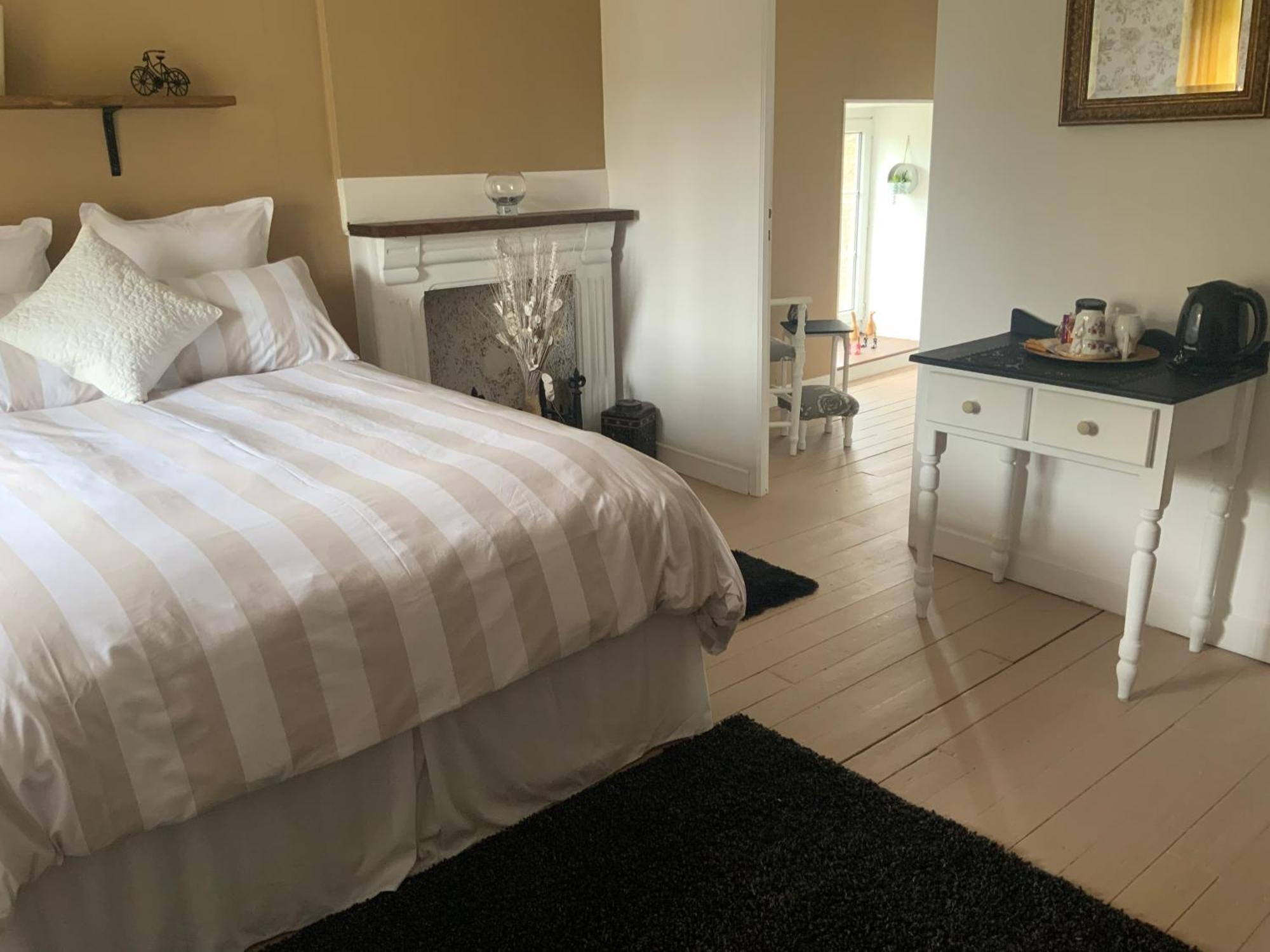 Welcoming And Peaceful Bed And Breakfast Fougerolles-du-Plessis Ngoại thất bức ảnh